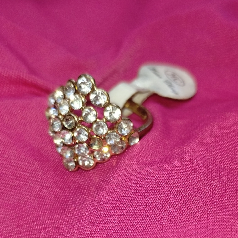 Elegant Gold and Crystal Ring